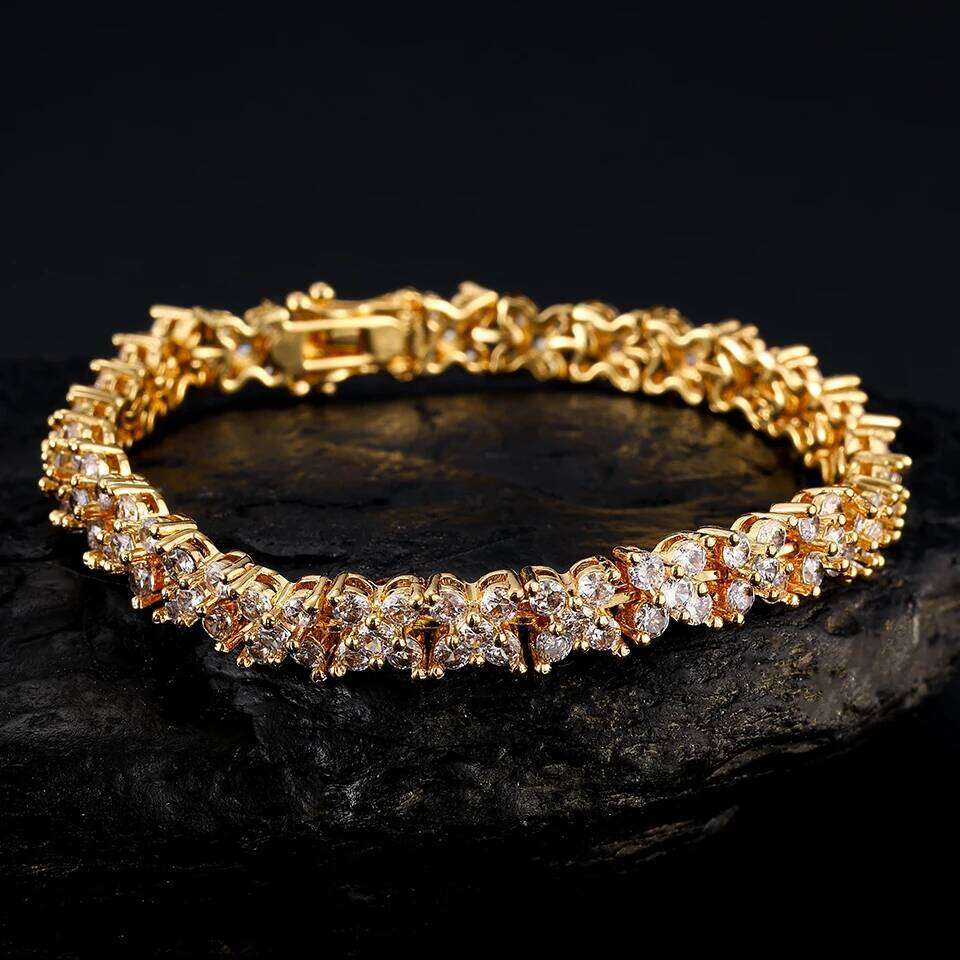 ZAKOL Luxury Buling Four-leaf Flower Shiny Zircon Tennis Bracelet for Women New Trendy Wedding Party Jewelry Accessories