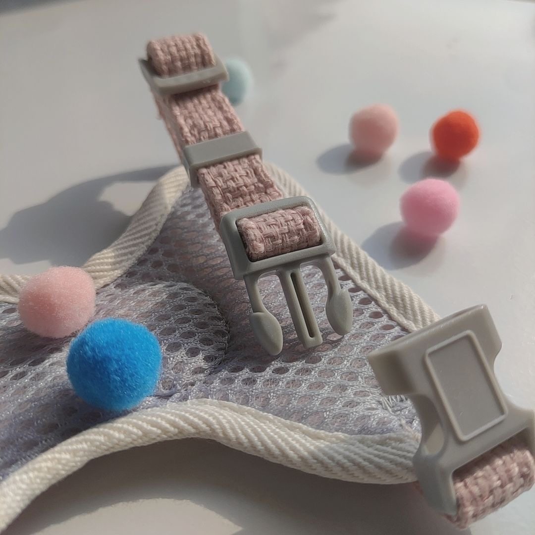 Durable Cat Dog Harness with Adjustable Leash Escape Proof Design for Pet Walking Outdoor Stretchy Rope