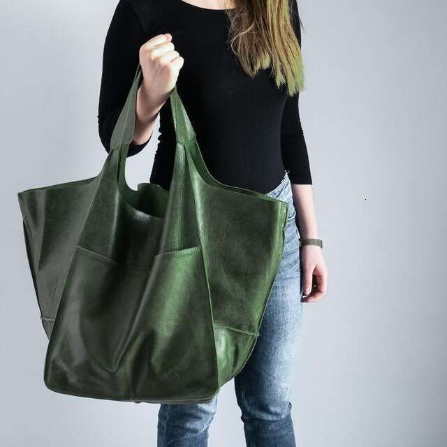 Classic Retro Soft Leather Tote: Spacious High Capcity Handbag