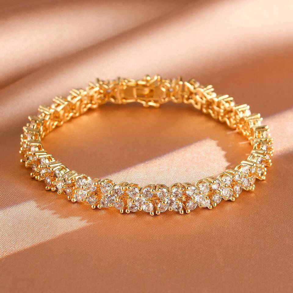 ZAKOL Luxury Buling Four-leaf Flower Shiny Zircon Tennis Bracelet for Women New Trendy Wedding Party Jewelry Accessories