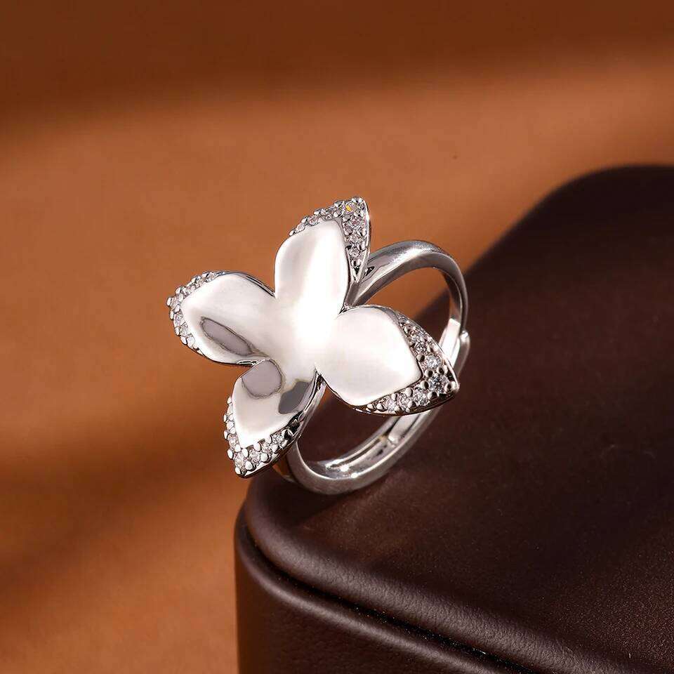 ZAKOL Smooth Metal Shiny Zircon Inlaid Leaf Flower Open Rings for Women Elegant Wedding Party Jewelry Accessories