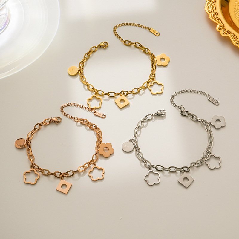 Luxury Brand Designer Jewelry Fashion Korean Titanium Steel Flower Small Pendant Bracelet Cute Girls Stainless Steel Pendant Jewelry Manufacturer Supp