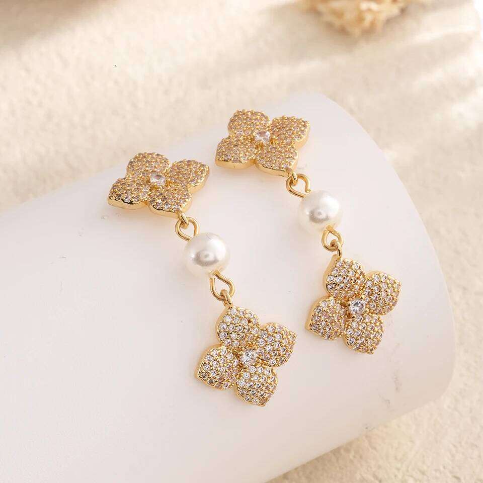 ZAKOL New Shiny Micropaved Zirconia Leaf Flower Drop Earring Imitation Pearl Glamor Bridal Earrings Women's Wedding Jewelry