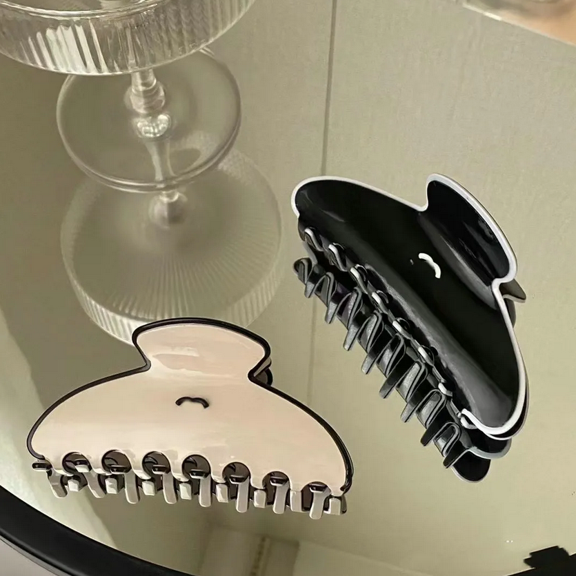 2pcs Designer Clips Girls Elegant Shark Clip for Women Casual Hairpin Black White Hair Accessories