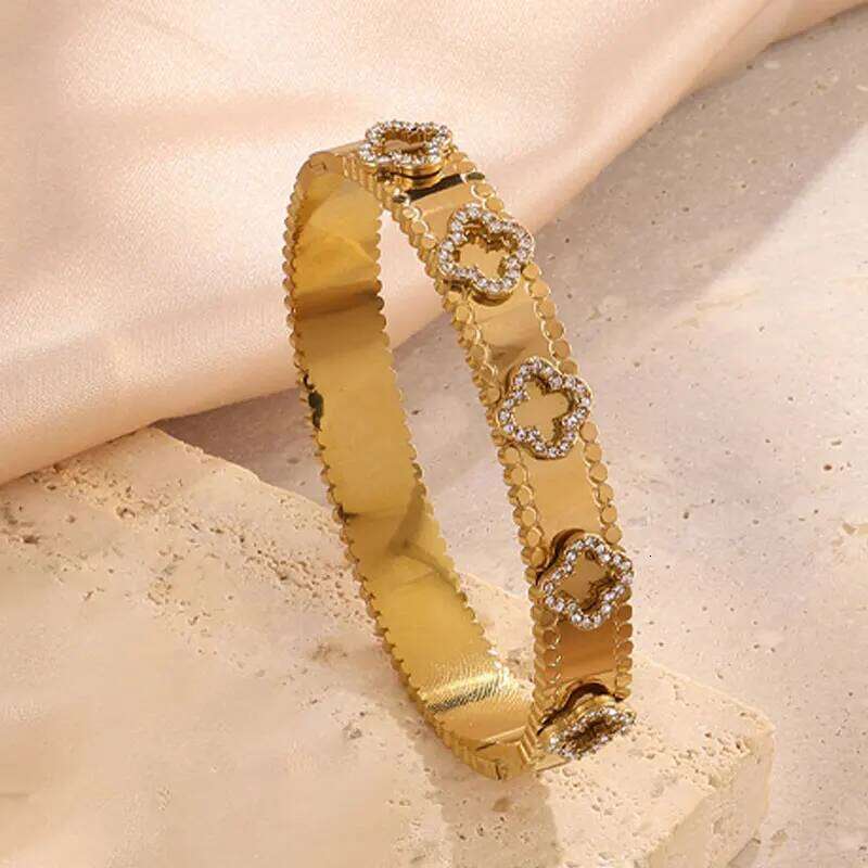 ZAKOL Four Leaf Clover Bangles Set Elegant Sparkling Rhinestone Floral Bracelet Chic Women's Party Jewelry