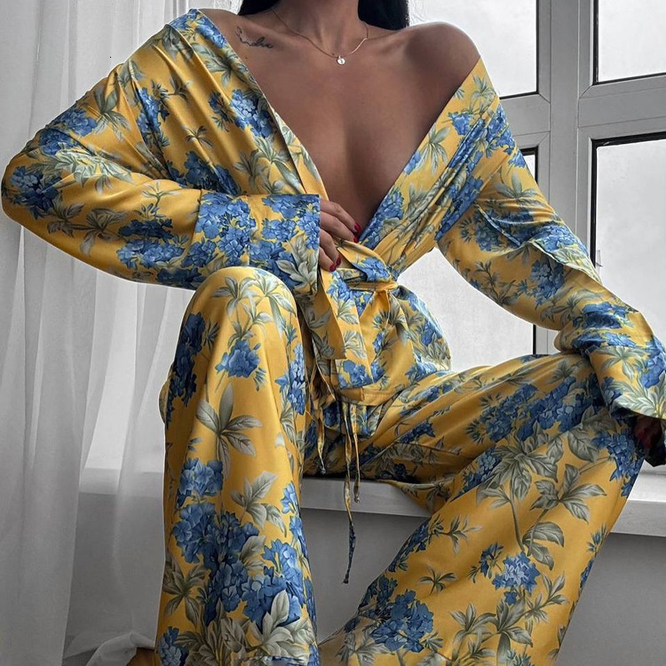 Autumn Winter New Fashion free shipping Satin Printed Long Sleeve Tie Two-Piece High Waist Wide Leg Pants Set