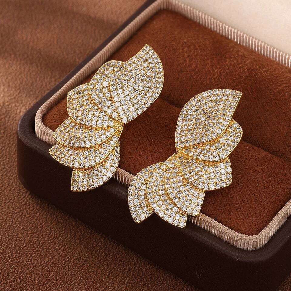 ZAKOL Unique Full Micro Cubic Zirconia Leaf Stud Earrings Gorgeous Shiny CZ Flower Women Engagement Wedding Jewelry
