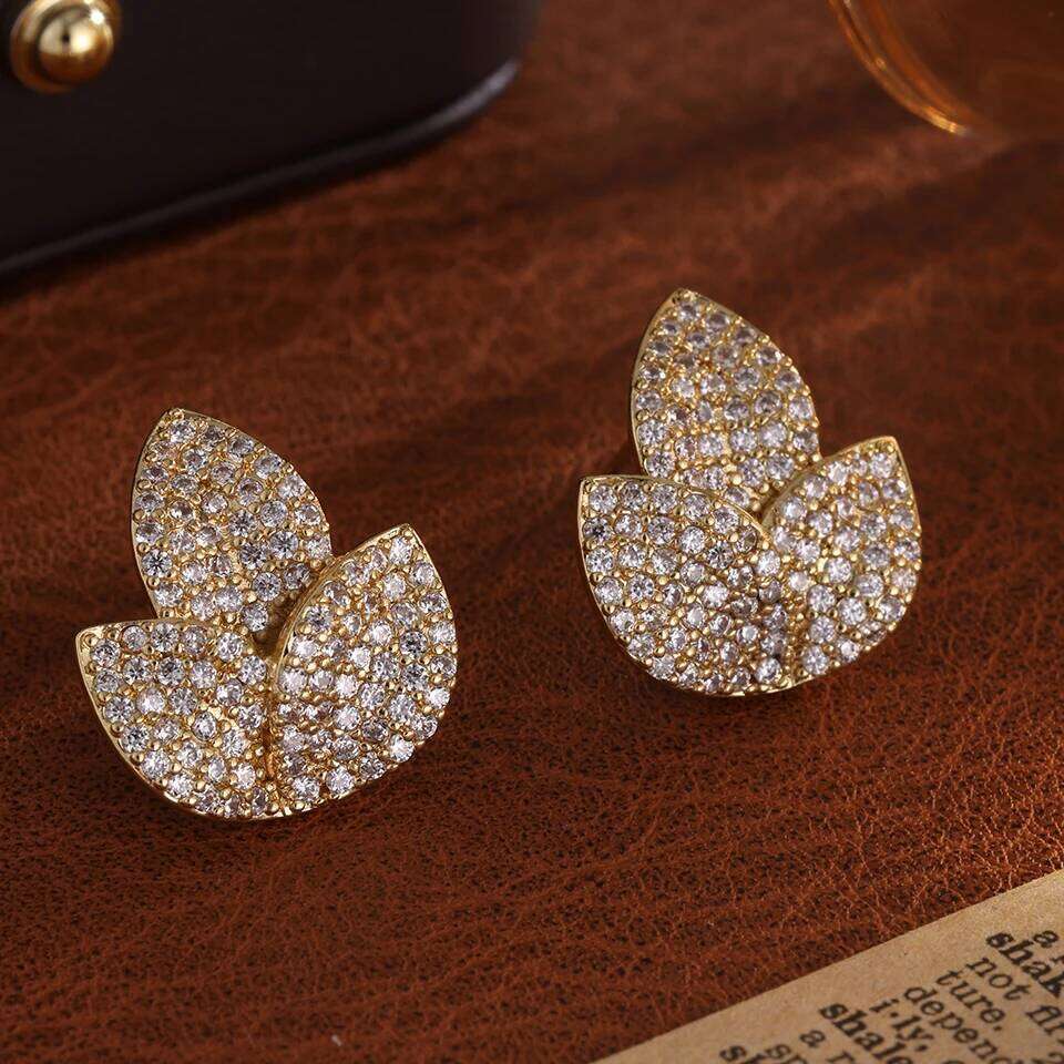 ZAKOL New Full Micro Paved Cubic Zirconia Three Leaves Leaf Flower Earrings for Women Luxury Shining Zircon Wedding Jewelry
