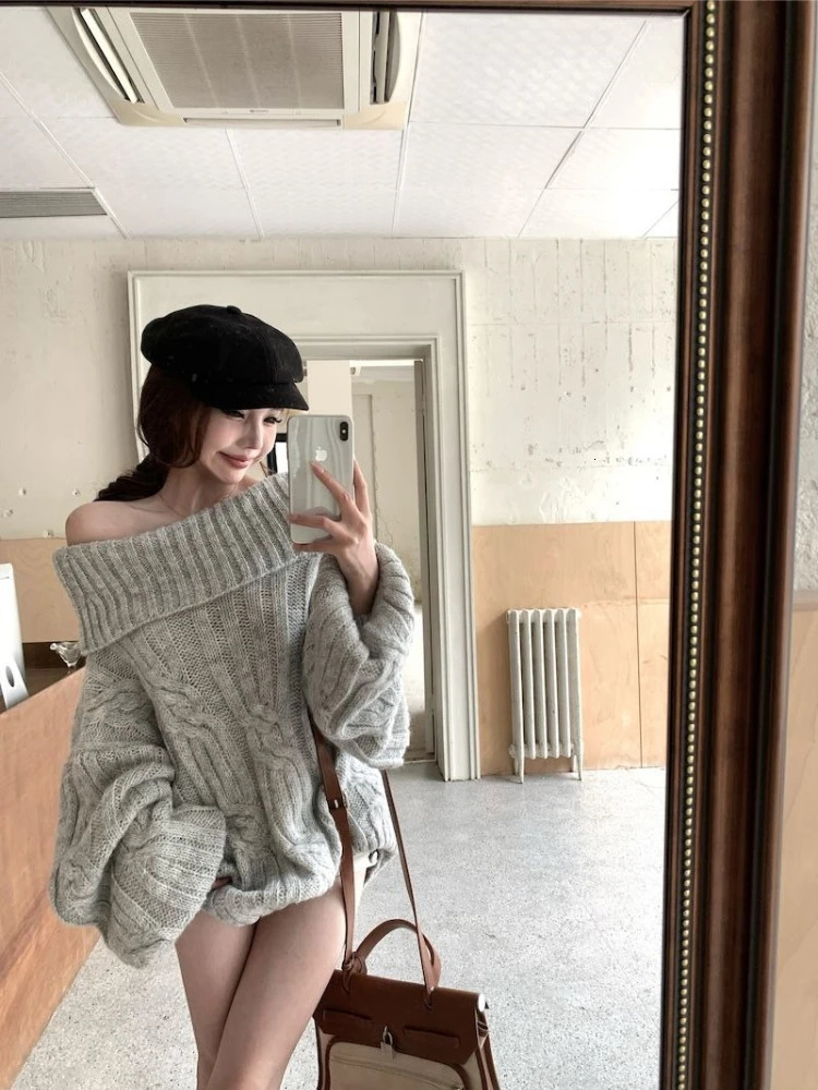 Autumn and Winter Fashion Sweet Knitted One Shoulder Hoodie Korean High End Cashmere Warm Thick Off Shoulder Long Sleeve Sweater 251215