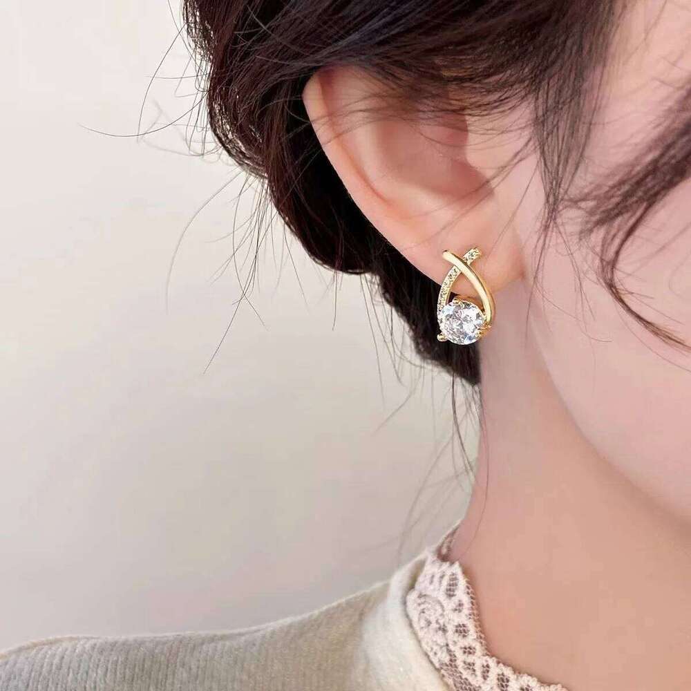 ZAKOL Korean Fashion Minimalist Zircon Cross Fish Tail Stud Earrings Elegant Daily Matching Ear Accessories Jewelry for Women