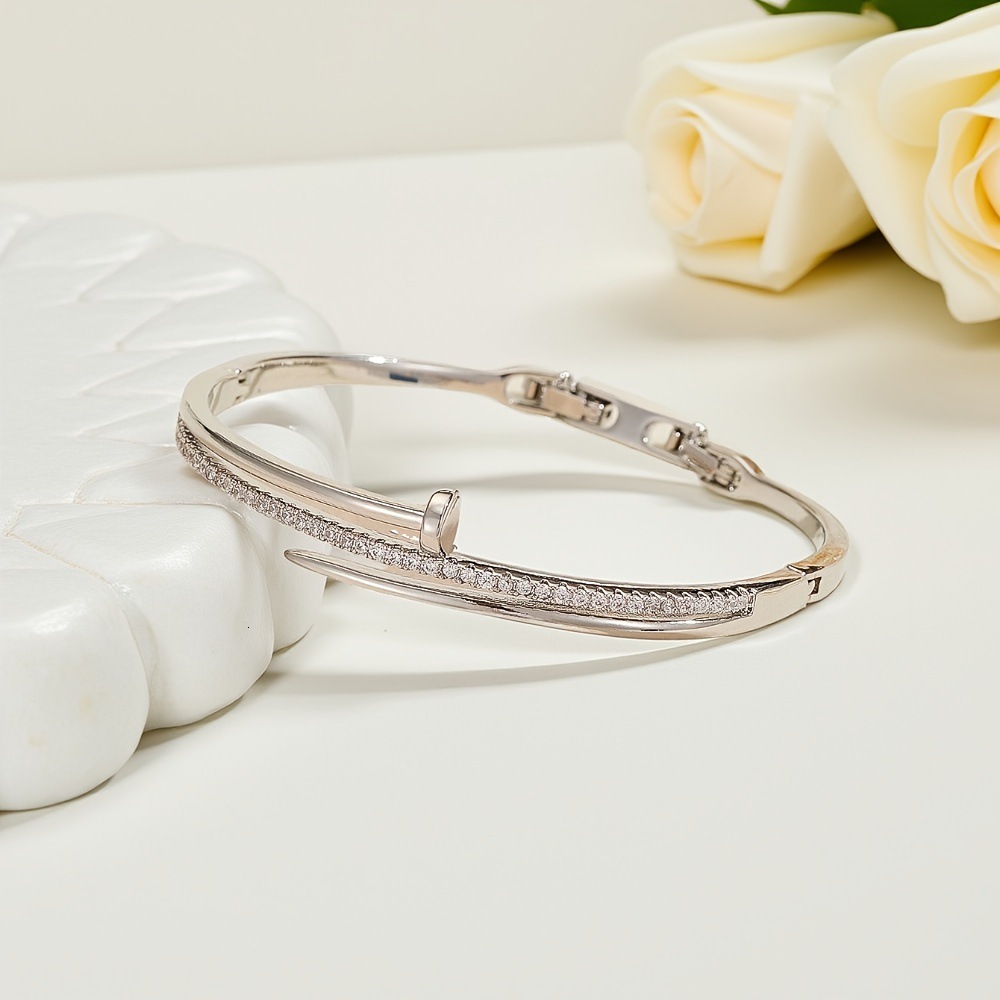 Luxury Creative Design Fashion Jewelry Hot-Selling European And American Style Personality Fashion Nail Bracelet Sweet Romantic Suitable Gift For Wome