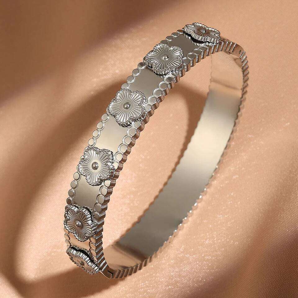 ZAKOL Trendy Lucky Five Leaved Flower Stainless Steel Bangles For Women Girls Gold Color Metal Wristlet Bracelets Jewelry Gifts