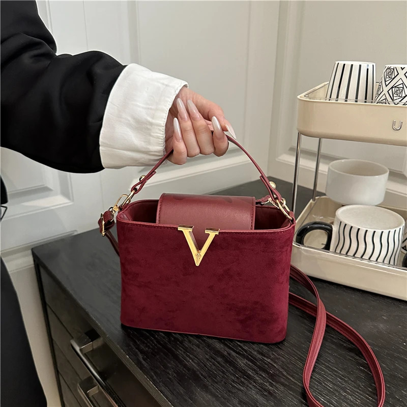 Fashionable Mini Suede Womens Bag Faux Suede Tote Bag Hardware Lock Buckle Decoration Handbag Purse Shoulder Cross Body Bags 251225