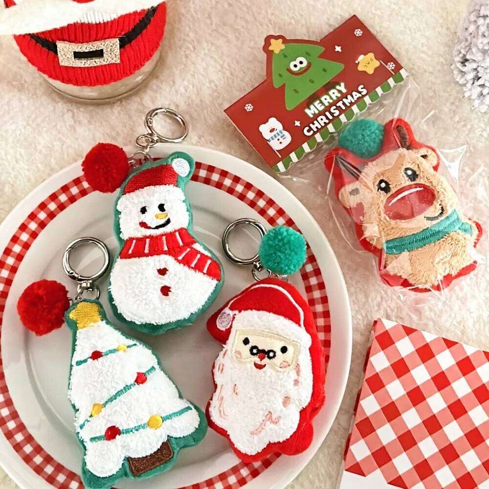 ZAKOL New Santa Claus Series Plush Doll Keychain Aesthetic Backpack Pendant Decoration Cute Girls Christmas Gift Wholesale