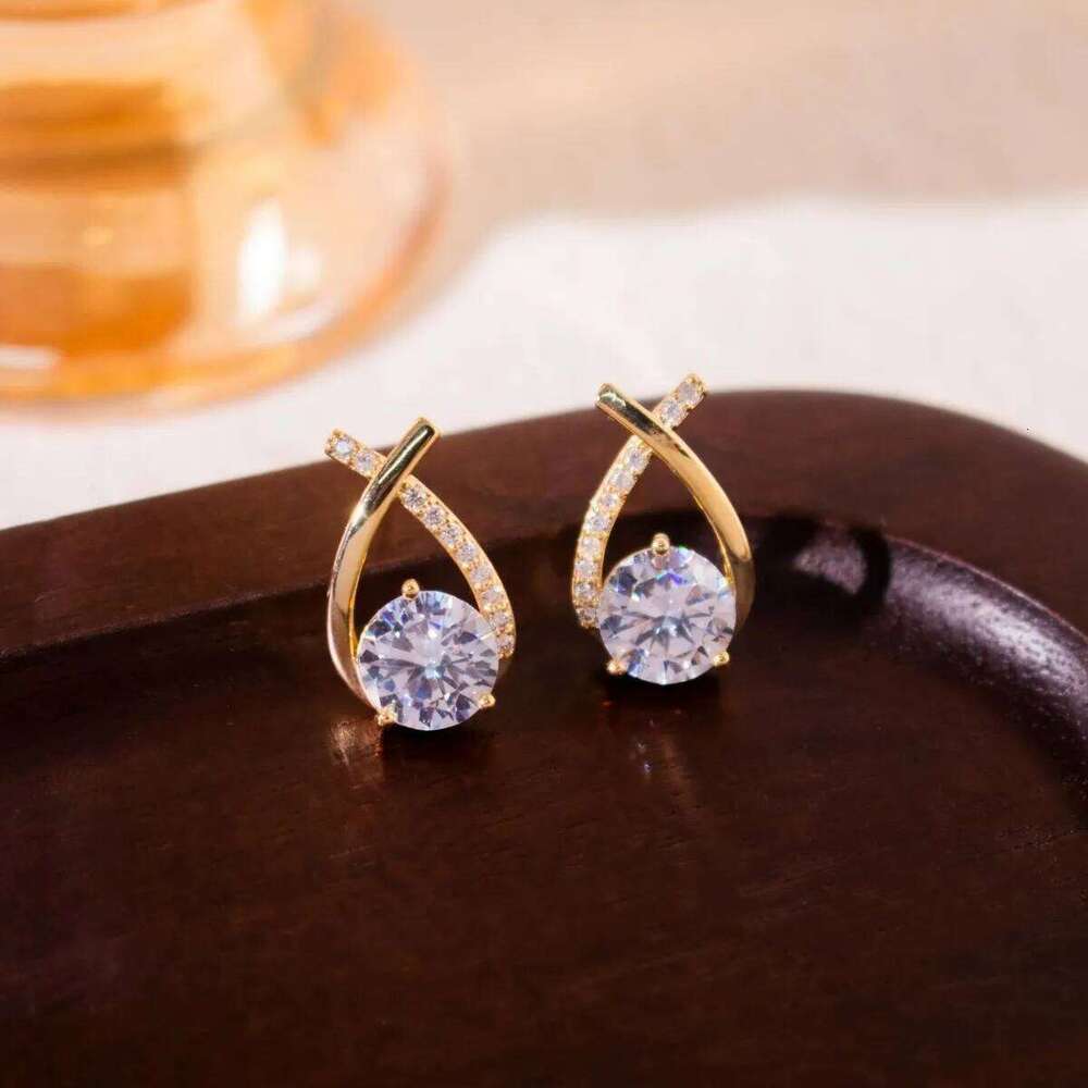 ZAKOL Korean Fashion Minimalist Zircon Cross Fish Tail Stud Earrings Elegant Daily Matching Ear Accessories Jewelry for Women