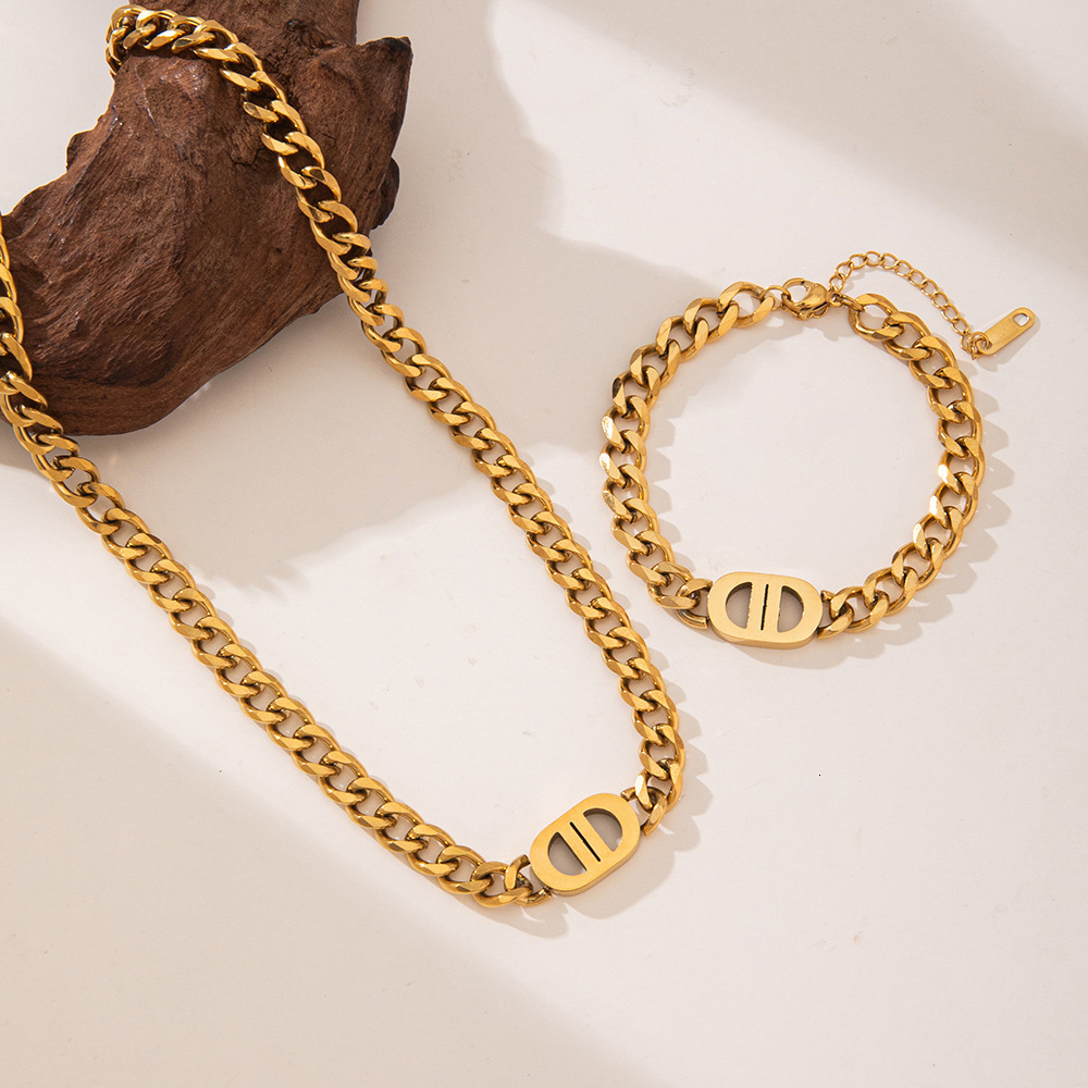 Luxury Brand Designer Jewelry European And American Internet Celebrity Gold Thick Chain Double D Letter Titanium Steel Necklace For Women Hip Hop Pers