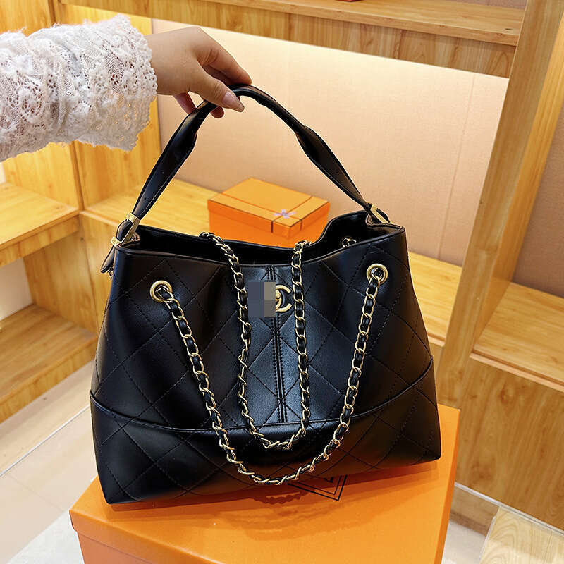 2026 1:1 Tabby 26 Luxury Bag Shoulder Designer bag Simple Mini Handbag Underarm Classic Peplum