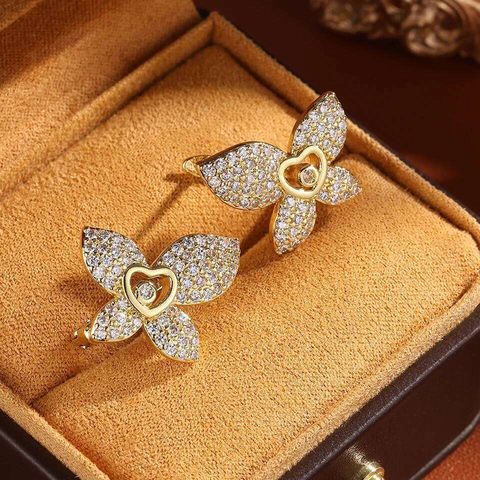 ZAKOL Unique Design Leaf Flower CZ Stud Earring Micro Pave Sparking Cubic zirconia Elegant Wedding Earrings Party Jewelry