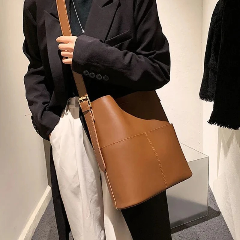 Fashionable Womens Leather Shoulder Bucket Bags Handbags Winter Fall Autumn Femme Casual Sac De Luxe Femme Vintage 251225