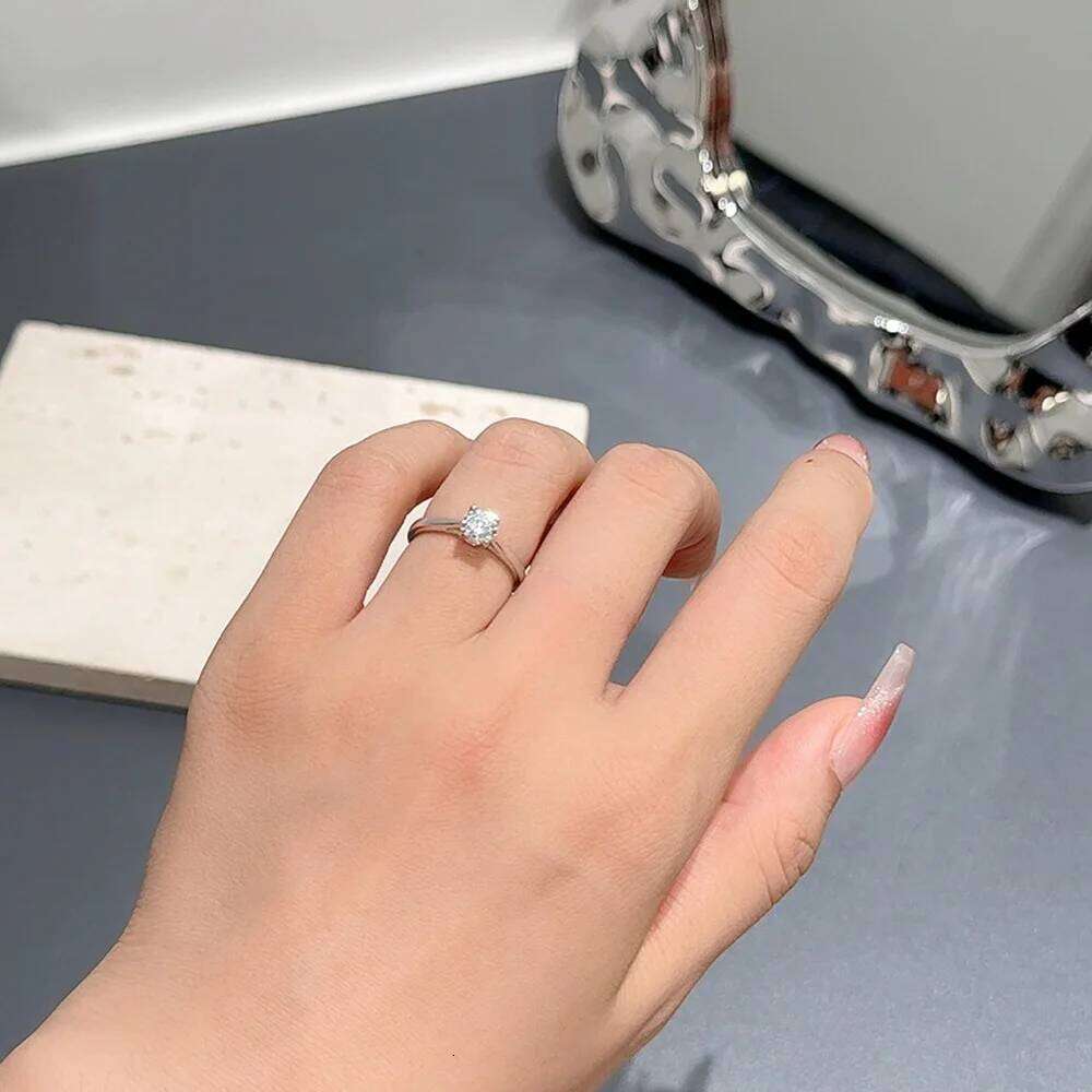 1ct 6.5mm D Color Moissanite Engagement Ring for Women 925 Sterling Silver Gold Plated Solitaire Rings Wholesale 7c4