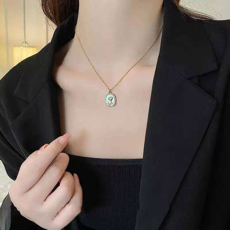 Design Sense Shell Cube Rose Pendant Gold Color Chain Stainless Steel Necklace 2025 Classic Jewelry Sexy Accessory For Women