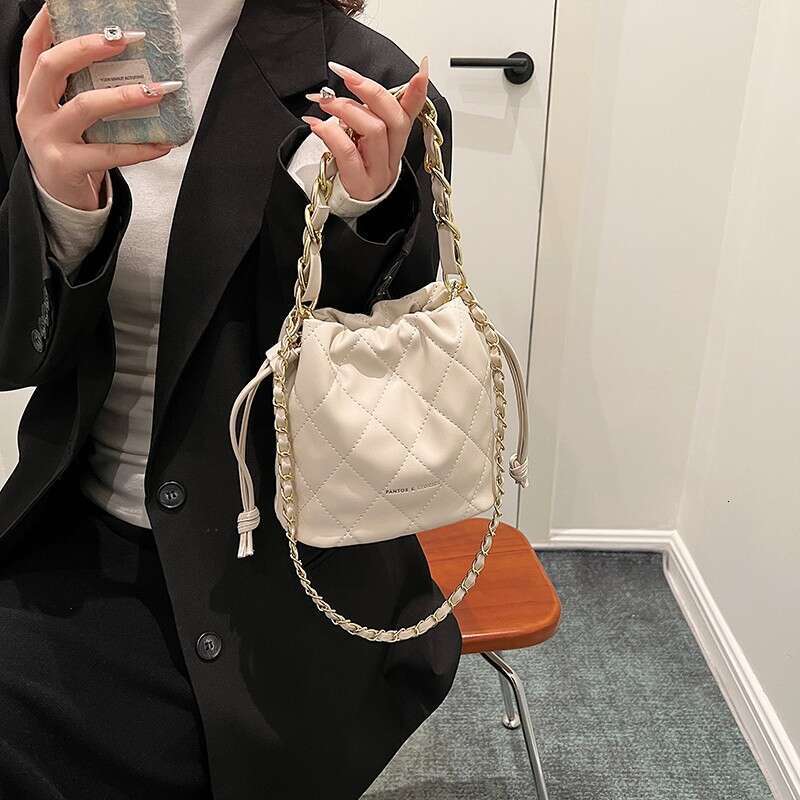 Fashion For Women New High End Chain Quilted Bucket Style Versatile Crossbody Bag Simple High Quality Luxury Bag LEMON KOKO