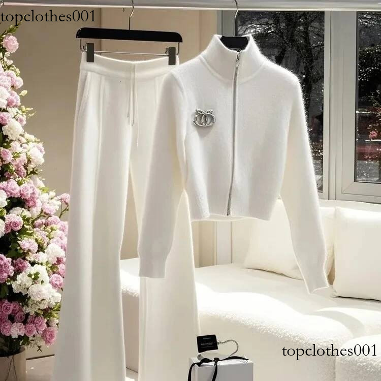 2025 Autumn Winter New Wear Two-Piece Women's High-End Sense Loose Beautiful Chic Knitted Long Sleeve Sweater Pants Suit