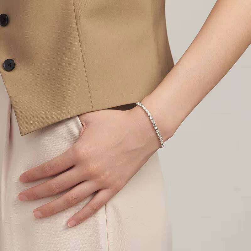 Hot Selling Fine Jewelry 925 Pure Silver Moissanite Tennis Bracelet for Women Gifts Shiny Moissanite Tennis Bracelet for Women