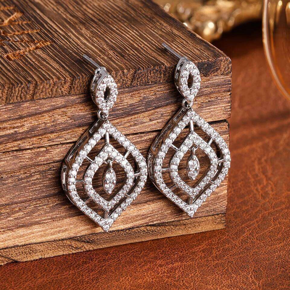ZAKOL Luxury Elegant Hollow Zirconia Inlaid Eye Shape Drop Earrings Romantic Sweet Buling Bridal Earring Accessories