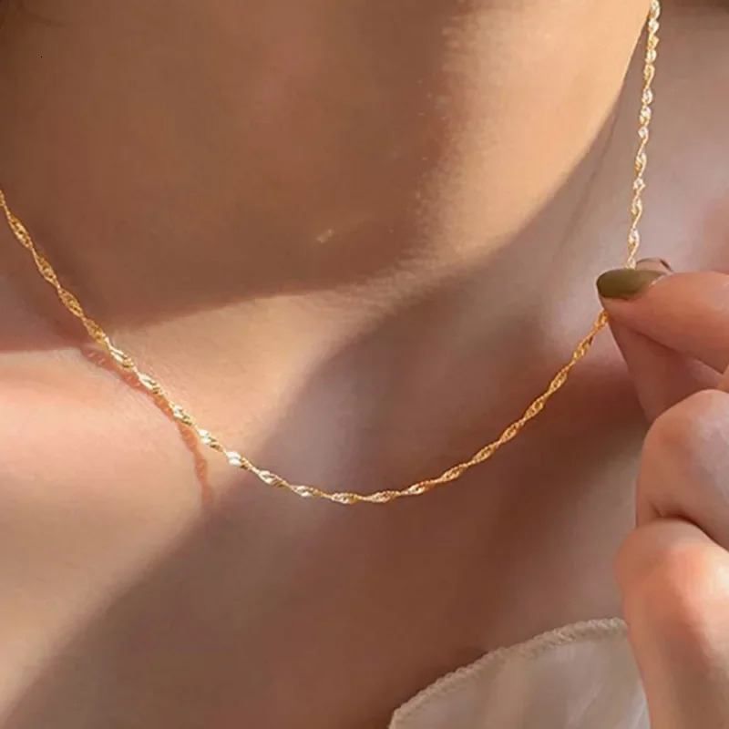 Exquisite Gold Plated Stainless Steel Thin Chain Necklace for Women Simple Style Clavicle Chain Female Jewelry 251223