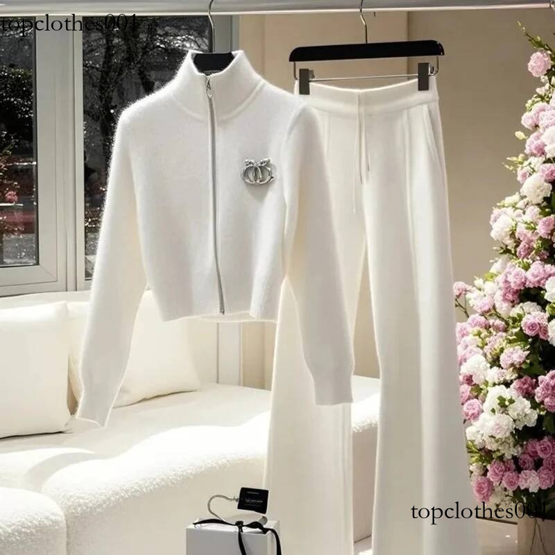 2025 Autumn Winter New Wear Two-Piece Women's High-End Sense Loose Beautiful Chic Knitted Long Sleeve Sweater Pants Suit