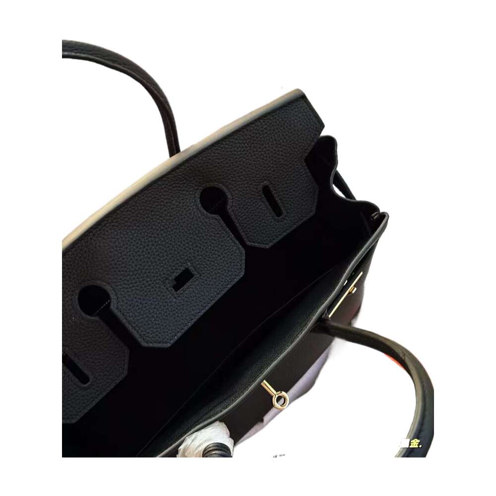 New 2025 Litchi patterned genuine leather Handbag Soft Polyester Lining Zipper Closure Women's Stylish Mommy Tote Trendy Middle-Aged Luxury Bag K