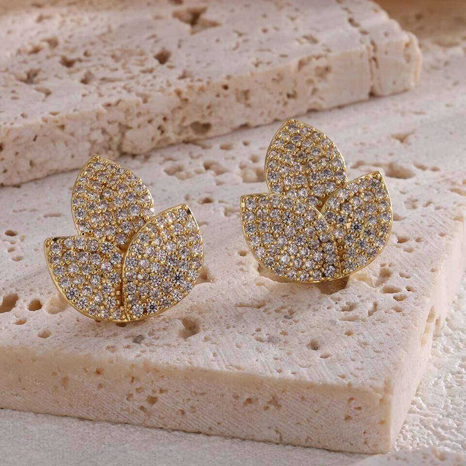 ZAKOL New Full Micro Paved Cubic Zirconia Three Leaves Leaf Flower Earrings for Women Luxury Shining Zircon Wedding Jewelry