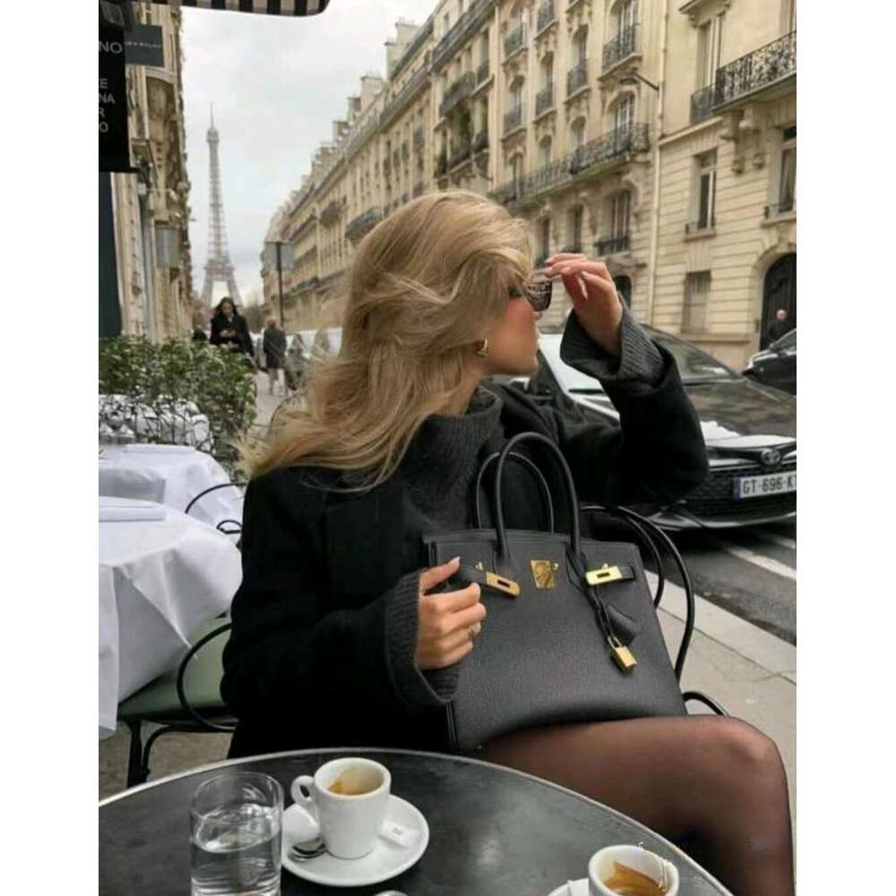 New 2025 Litchi patterned genuine leather Handbag Soft Polyester Lining Zipper Closure Women's Stylish Mommy Tote Trendy Middle-Aged Luxury Bag K