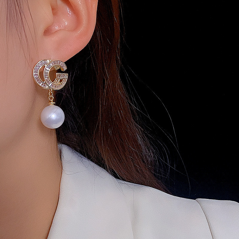 Luxury Brand Designer Jewelry Silver Plated Zircon Letter Pearl Earrings Korean Light Luxury High-End Style Earrings Elegant Ear Jewelry Wholesale
