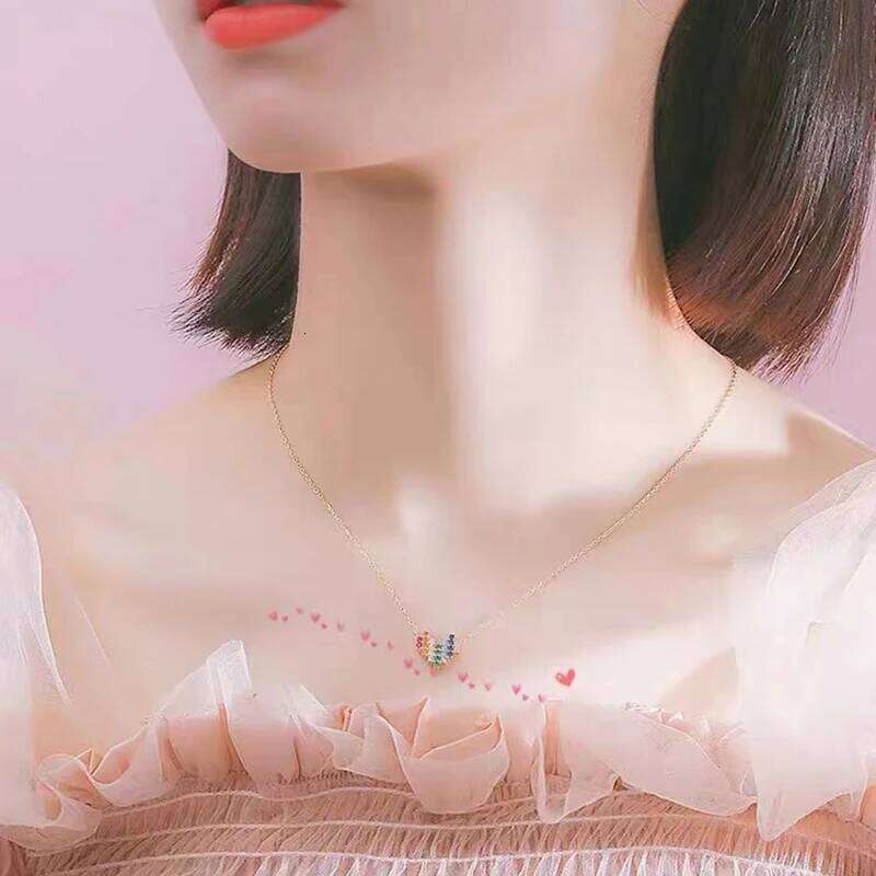 2024 New Stainless Steel Gold Color Chain Colorful Rhinestone Heart shaped Pendant Necklace Sexy Accessories for Womens Clavicle
