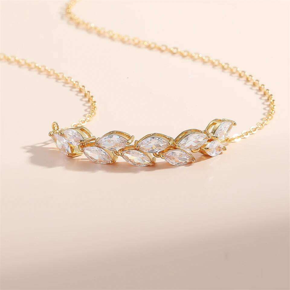 ZAKOL Shiny Marquise Leaf Zircon Pendant Necklace for Women Winter Temperament Choker Neck Accessories Wedding Jewelry