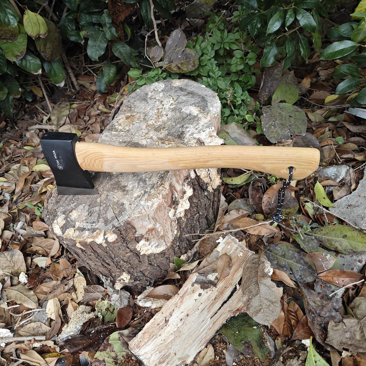 Outdoor Survival Gear Durable 15in Wood-Cutting Camp Axe w/Leather Protective Cover