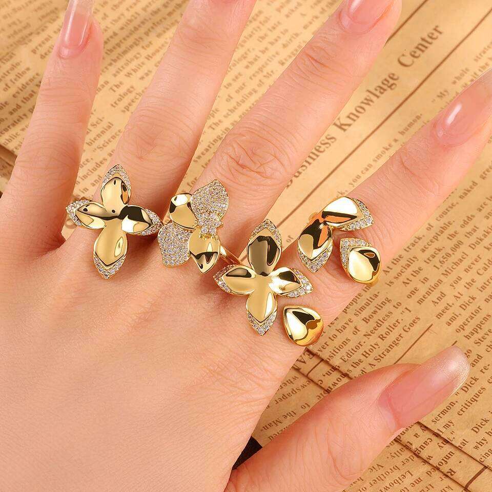 ZAKOL Smooth Metal Shiny Zircon Inlaid Leaf Flower Open Rings for Women Elegant Wedding Party Jewelry Accessories