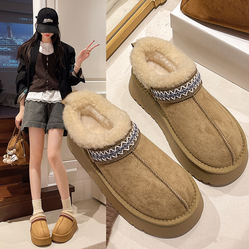 Hot new free shipping designer boots for womens snow boots beige brown khaki New winter versatile and fashionable low top snow boots