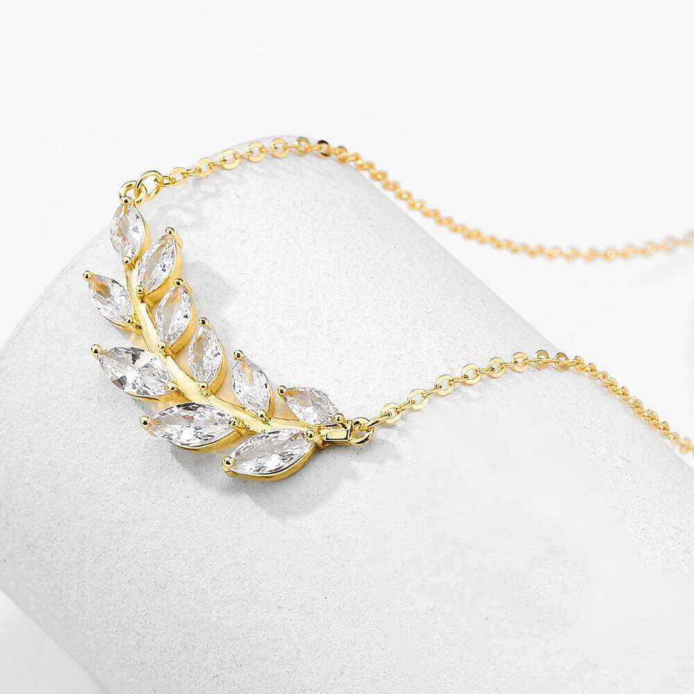 ZAKOL Shiny Marquise Leaf Zircon Pendant Necklace for Women Winter Temperament Choker Neck Accessories Wedding Jewelry