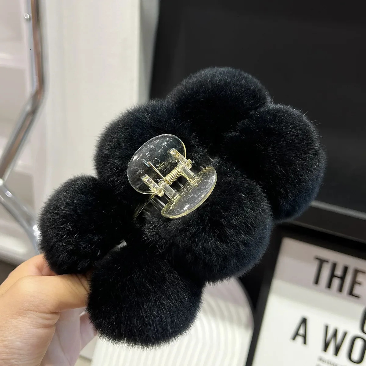 YHJ Oversize Hairball Hair Claw Clips Winter Faux Rabbit Fur Crab Hair Clip Headband for Women Grab Clamp Hair Accessories 251224 - view 6