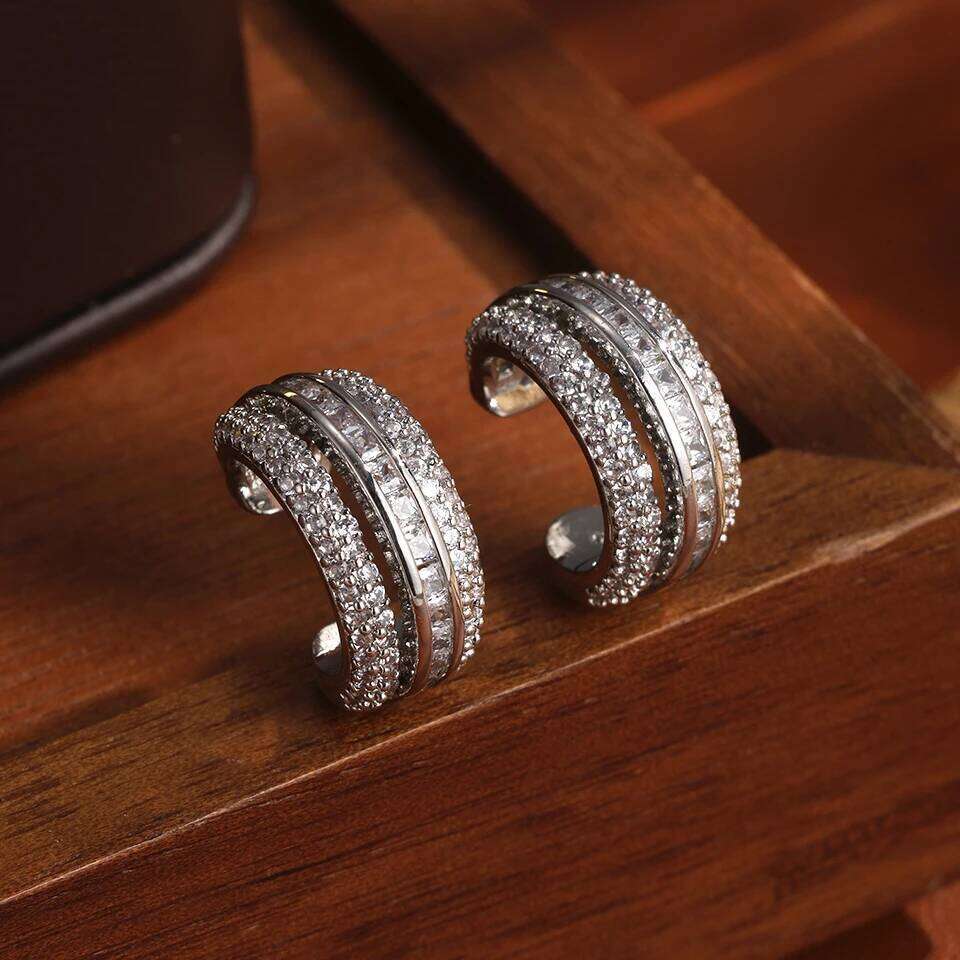 ZAKOL Luxury Chunky Shiny Crystal CZ Ear Clip Earring Fashion Iced Out Zircon Circle Hip Hop Jewelry For Women Men