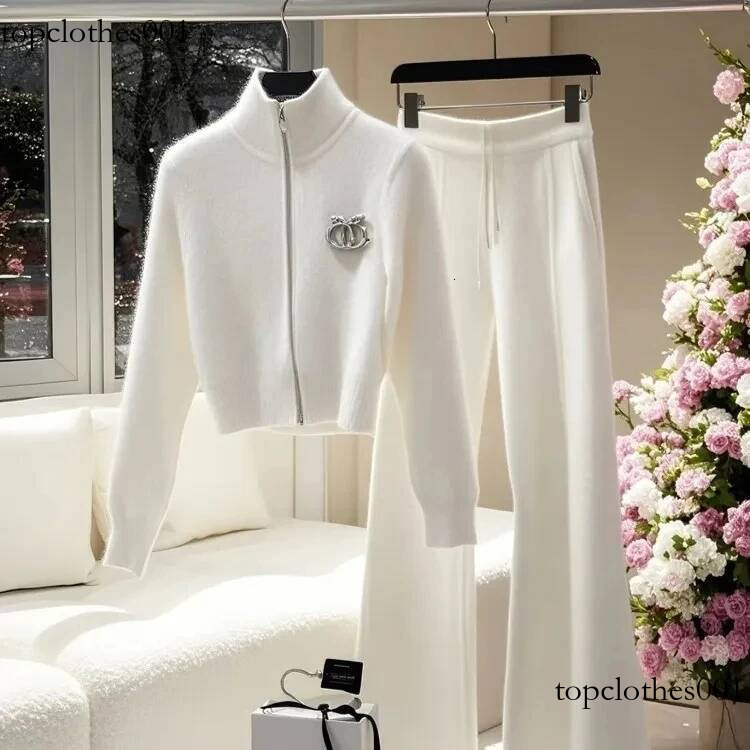 2025 Autumn Winter New Wear Two-Piece Women's High-End Sense Loose Beautiful Chic Knitted Long Sleeve Sweater Pants Suit