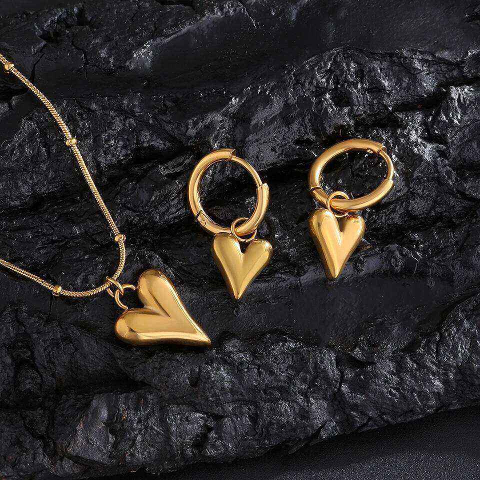 ZAKOL 2Pcs/Set French Fashion Heart Stainless Steel Earring Necklace for Women Retro Golden Holiday Jewelry Accessories Gift