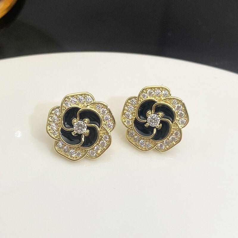 Luxury Brand Designer Jewelry Silver Plated Zircon Letter Pearl Earrings Korean Light Luxury High-End Style Earrings Elegant Ear Jewelry Wholesale