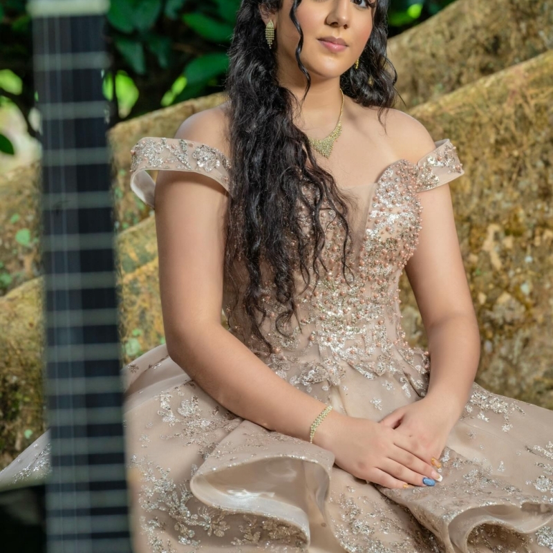 Light Champagne Quinceanera Dresses Ball Gown Off The Shoulder Sequin Applique Lace Beading Crystal Corset Party Birthday Sweet 16 Dres Vestidos 15 An