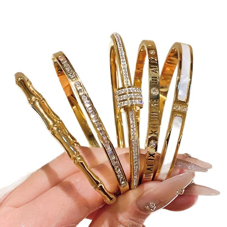 Luxury Brand Designer Jewelry Hot-Selling Unique Minimalist Style Niche Design Titanium Steel Non-Fading Bracelet Fashionable Light Luxury Elegant Ver