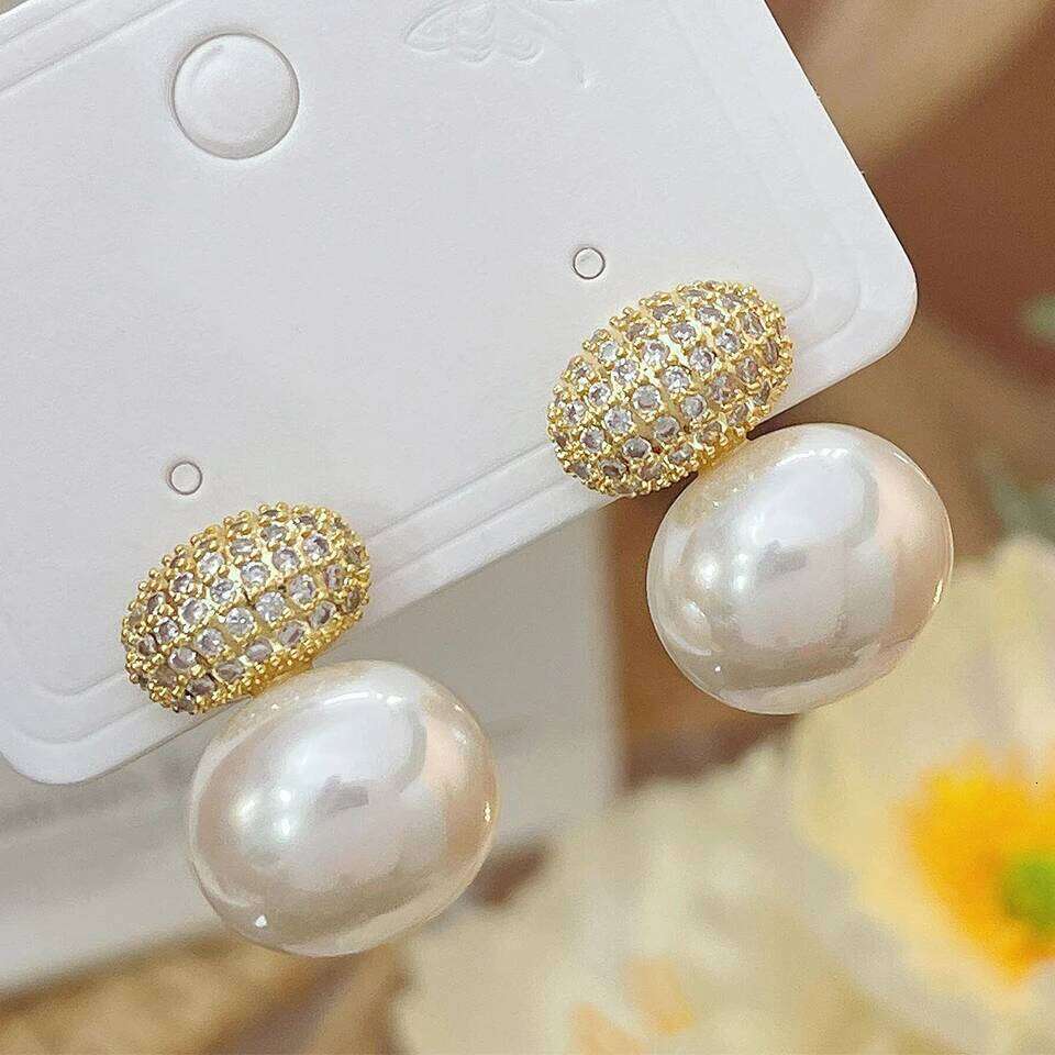 French Exquisite Imitation Oval Pearl Earrings for Women Shiny Crystal Micropaved Zirconia Stud Earring Luxury Bridal Jewelry