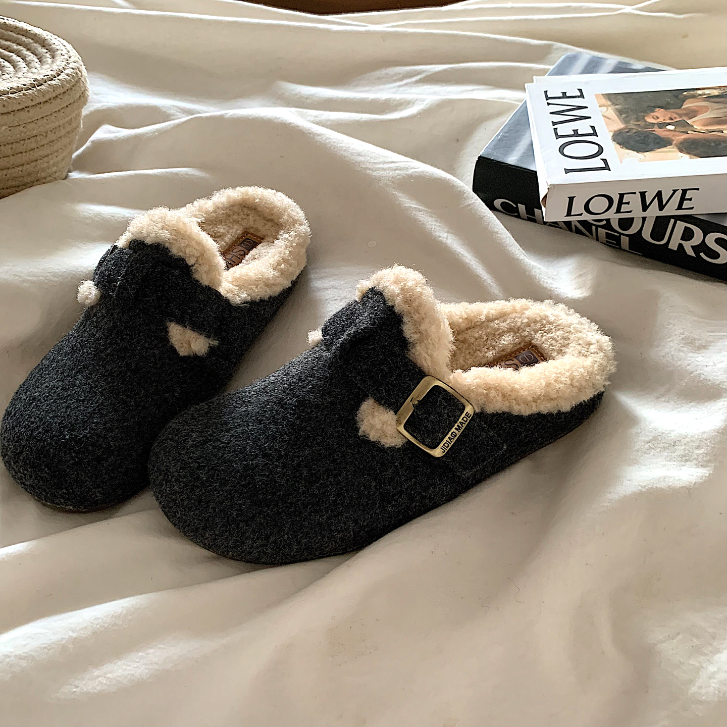 Hot Free shipping designer slippers for womens flat slippers grey brown Fashionable and versatile autumn and winter flat bottom warm cotton slippers